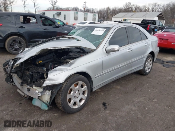 2005 Mercedes-Benz C 320 с VIN WDBRF64J85F605107, выставлен на аукционе IAAI как лот 41470284 с пробегом Не указан миль и . История ставок и продаж доступна на DreamBid. Изображение 17.