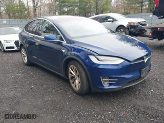 2016 Tesla Model X 70D with VIN 5YJXCBE20GF016173, listed as a IAAI auction lot 41809725 with 116,198 mi miles. Bid and sale history available at carsss.com. Image 1.