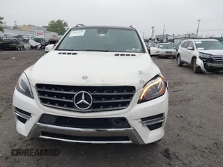 2014 Mercedes-Benz M 350 z VIN 4JGDA5HB7EA365841, wystawiony jako IAAI lot #42271102 z przebiegiem 138 366 mil mil oraz . Historia ofert i sprzedaży dostępna na DreamBid. Obrazek 16.