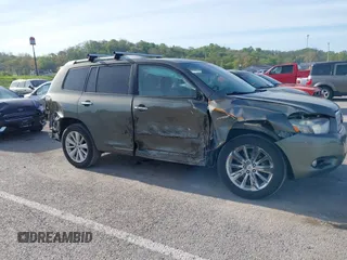 2009 Toyota Highlander Hybrid Limited with VIN JTEEW44A792032987, listed as a IAAI auction lot 42060184 with 258,761 mi miles. Bid and sale history available at carsss.com. Image 6.
