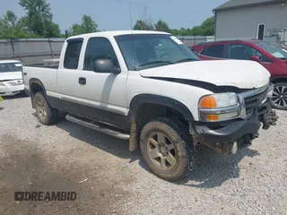 2006 GMC Sierra 1500 Work Truck z VIN 1GTEK19B26E261023, wystawiony jako IAAI lot #42404839 z przebiegiem 162 089 mil mil oraz . Historia ofert i sprzedaży dostępna na DreamBid. Obrazek 1.