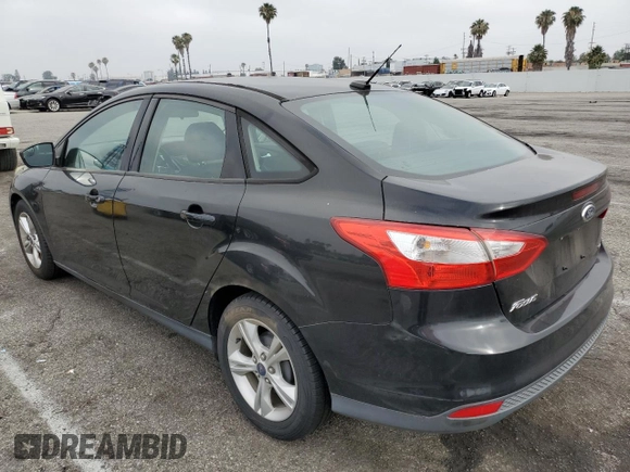 2013 Ford Focus SE z VIN 1FADP3F20DL335132, wystawiony jako Copart lot #61042315 z przebiegiem 149 443 mil mil oraz Czysty tytuł • Clean title. Historia ofert i sprzedaży dostępna na DreamBid. Obrazek 2.