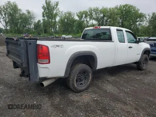 2013 GMC Sierra 2500HD Work Truck z VIN 1GT22ZC82DZ229449, wystawiony jako Copart lot #61175655 z przebiegiem Nie podano mil oraz Szkoda całkowita • Salvage title. Historia ofert i sprzedaży dostępna na DreamBid. Obrazek 3.