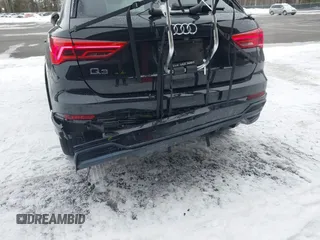 2020 Audi Q3 S line Prestige z VIN WA1FECF34L1043781, wystawiony jako IAAI lot #41500404 z przebiegiem 80 711 mil mil oraz . Historia ofert i sprzedaży dostępna na DreamBid. Obrazek 6.