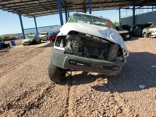 2015 Ram 2500 Tradesman z VIN 3C6TR5CT5FG626077, wystawiony jako Copart lot #56059055 z przebiegiem 161 452 mil mil oraz Szkoda całkowita • Salvage title. Historia ofert i sprzedaży dostępna na DreamBid. Obrazek 13.