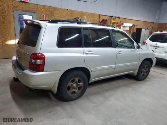 2004 Toyota Highlander with VIN JTEHD21A740027465, listed as a Copart auction lot 76960644 with 124,477 mi miles and Clean Title. Bid and sale history available at carsss.com. Image 3.