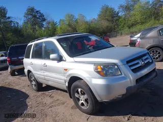 2008 Honda Pilot SE with VIN 5FNYF28388B027391, listed as a IAAI auction lot 41861572 with 183,714 mi miles. Bid and sale history available at carsss.com. Image 6.
