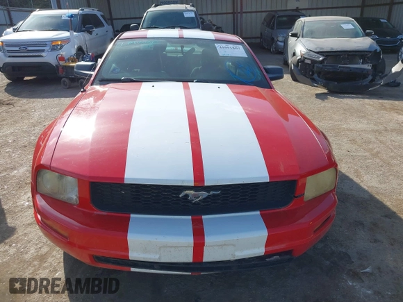 2005 Ford Mustang Deluxe z VIN 1ZVFT80N955155293, wystawiony jako IAAI lot #41891807 z przebiegiem 169 092 mil mil oraz . Historia ofert i sprzedaży dostępna na DreamBid. Obrazek 12.