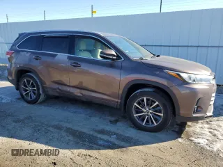 2018 Toyota Highlander SE with VIN 5TDJZRFH3JS865555, listed as a Copart auction lot 47695705 with 156,220 mi miles and Salvage title. Bid and sale history available at DreamBid. Image 4.