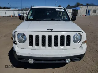 2014 Jeep Patriot Latitude with VIN 1C4NJPFA9ED758298, listed as a Copart auction lot 47253425 with 139,322 mi miles and Salvage title. Bid and sale history available at DreamBid. Image 5.