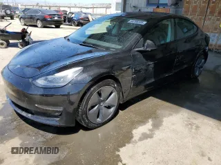 2023 Tesla Model 3 z VIN 5YJ3E1EA3PF385877, wystawiony jako Copart lot #54708335 z przebiegiem 20 902 mil mil oraz Szkoda całkowita • Salvage title. Historia ofert i sprzedaży dostępna na DreamBid. Obrazek 1.