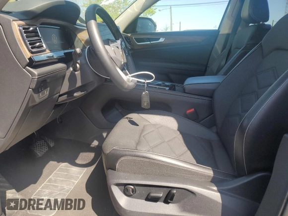 2024 Volkswagen Atlas SE with VIN 1V2WR2CA4RC567340, listed as a Copart auction lot 54665765 with 24,743 mi miles and Salvage title. Bid and sale history available at DreamBid. Image 7.
