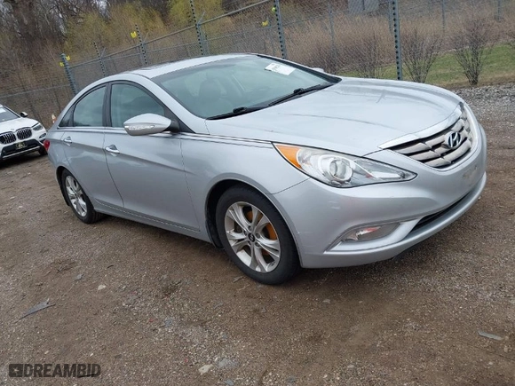 2013 Hyundai Sonata SE with VIN 5NPEC4AC9DH638852, listed as a IAAI auction lot 41966220 with 151,324 mi miles. Bid and sale history available at carsss.com. Image 1.