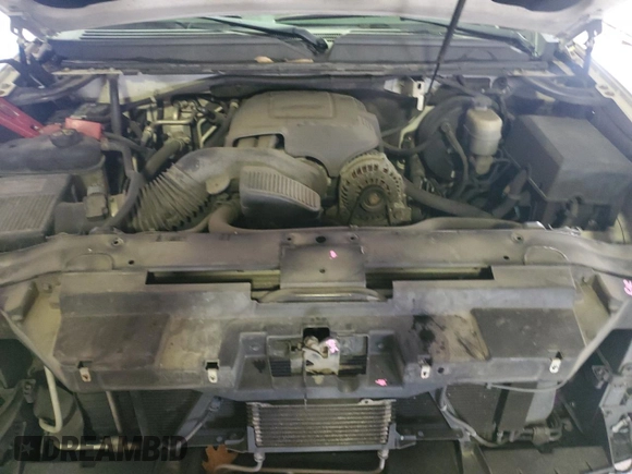2011 Cadillac Escalade ESV Premium z VIN 1GYS4JEF0BR113052, wystawiony jako Copart lot #88556445 z przebiegiem 228 919 mil mil oraz Szkoda całkowita • Salvage title. Historia ofert i sprzedaży dostępna na DreamBid. Obrazek 11.