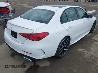 2023 Mercedes-Benz C 300 z VIN W1KAF4GB3PR121215, wystawiony jako IAAI lot #42068171 z przebiegiem 15 082 mil mil oraz . Historia ofert i sprzedaży dostępna na DreamBid. Obrazek 4.