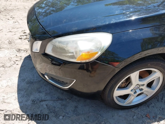 2013 Volvo S60 T5 Premier with VIN YV1612FS8D2206831, listed as a IAAI auction lot 42409968 with 131,992 mi miles and . Bid and sale history available at DreamBid. Image 6.