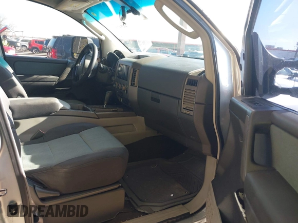 2004 Nissan Titan LE z VIN 1N6AA07BX4N537229, wystawiony jako IAAI lot #41234790 z przebiegiem 210 475 mil mil oraz . Historia ofert i sprzedaży dostępna na DreamBid. Obrazek 5.