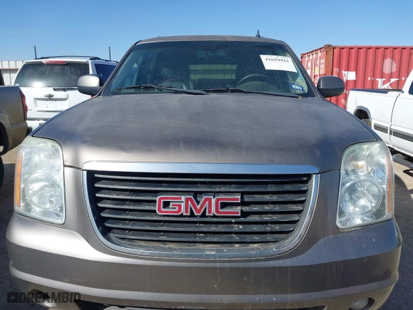 2013 GMC Yukon XL SLT with VIN 1GKS2KE70DR303872, listed as a IAAI auction lot 41659911 with 199,202 mi miles. Bid and sale history available at carsss.com. Image 12.