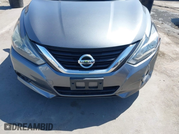 2018 Nissan Altima SR with VIN 1N4AL3AP6JC120402, listed as a IAAI auction lot 41949433 with 58,595 mi miles and . Bid and sale history available at carsss.com. Image 12.