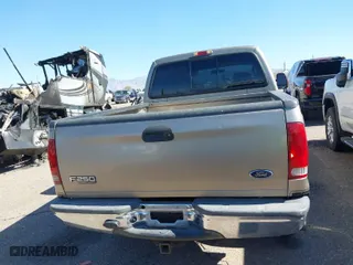 2004 Ford Super Duty F-250 XL with VIN 1FTNW21P44EC72300, listed as a IAAI auction lot 41841910 with 211,503 mi miles. Bid and sale history available at carsss.com. Image 16.