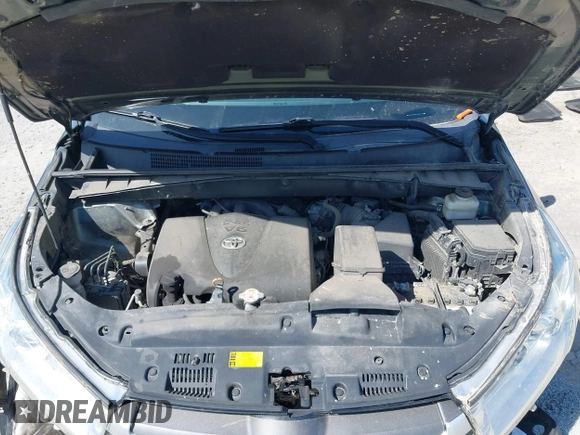 2018 Toyota Highlander SE with VIN 5TDJZRFH6JS882317, listed as a IAAI auction lot 42274438 with 77,143 mi miles and . Bid and sale history available at DreamBid. Image 10.