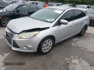 2012 Ford Focus SE с VIN 1FAHP3F25CL422055, выставлен на аукционе IAAI как лот 42442051 с пробегом 129 435 миль миль и . История ставок и продаж доступна на DreamBid. Изображение 2.