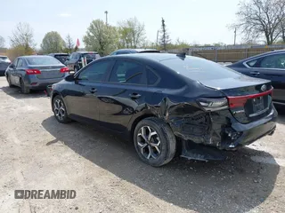 2021 Kia Forte LXS z VIN 3KPF24AD7ME393313, wystawiony jako IAAI lot #42127977 z przebiegiem 44 943 mil mil oraz . Historia ofert i sprzedaży dostępna na DreamBid. Obrazek 3.
