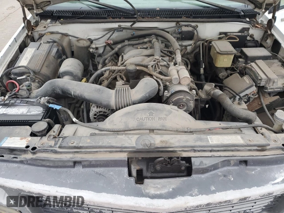 2001 GMC Sierra 1500 with VIN 3GDKC34GX1M100674, listed as a Copart auction lot 43498685 with 140,259 mi miles and Salvage Title. Bid and sale history available at DreamBid. Image 11.