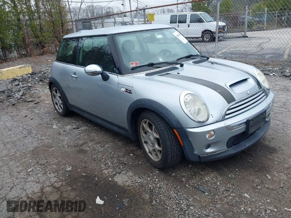 2005 MINI Hardtop S with VIN WMWRE33445TD93578, listed as a IAAI auction lot 42044654 with 150,123 mi miles and . Bid and sale history available at DreamBid. Image 1.