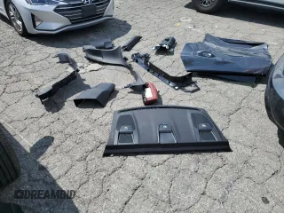 2023 Audi e-tron GT Premium Plus z VIN WAUCJBFWXP7008476, wystawiony jako Copart lot #51587884 z przebiegiem 2421 mil mil oraz . Historia ofert i sprzedaży dostępna na DreamBid. Obrazek 12.