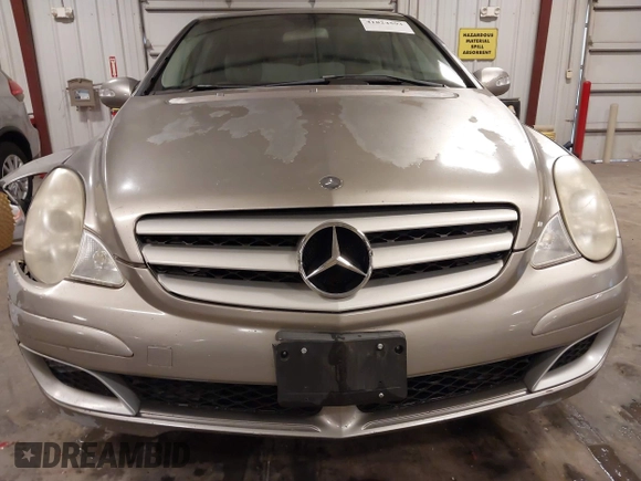 2006 Mercedes-Benz R-Class 3.5L with VIN 4JGCB65E26A030775, listed as a IAAI auction lot 41824593 with 149,889 mi miles. Bid and sale history available at carsss.com. Image 20.