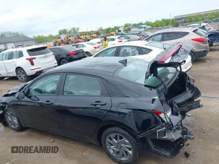 2024 Hyundai Elantra SEL z VIN KMHLM4DG8RU690033, wystawiony jako IAAI lot #42211444 z przebiegiem 19 708 mil mil oraz . Historia ofert i sprzedaży dostępna na DreamBid. Obrazek 15.