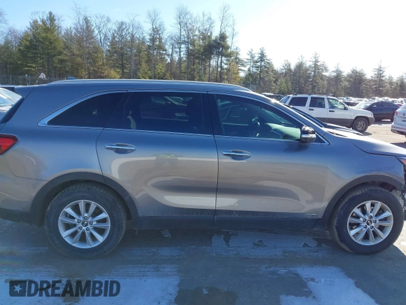 2019 Kia Sorento LX z VIN 5XYPGDA33KG537470, wystawiony jako IAAI lot #41970865 z przebiegiem 77 010 mil mil oraz . Historia ofert i sprzedaży dostępna na DreamBid. Obrazek 14.