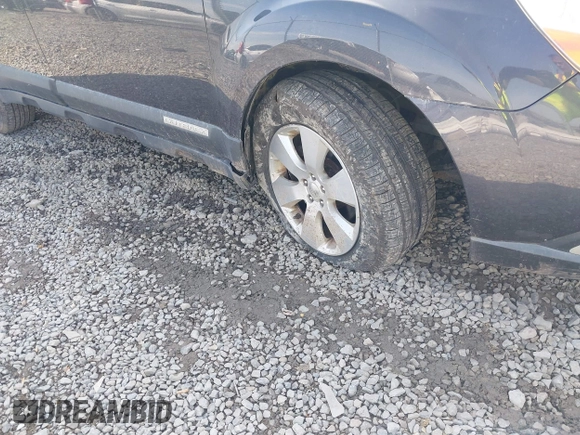 2011 Subaru Outback Premium z VIN 4S4BRBCC6B3365117, wystawiony jako IAAI lot #42169750 z przebiegiem 146 423 mil mil oraz . Historia ofert i sprzedaży dostępna na DreamBid. Obrazek 6.