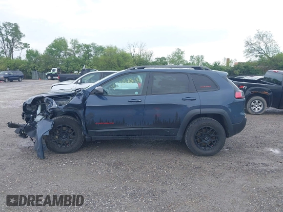 2019 Jeep Cherokee Trailhawk z VIN 1C4PJMBX1KD364100, wystawiony jako IAAI lot #42264518 z przebiegiem 117 020 mil mil oraz . Historia ofert i sprzedaży dostępna na DreamBid. Obrazek 14.