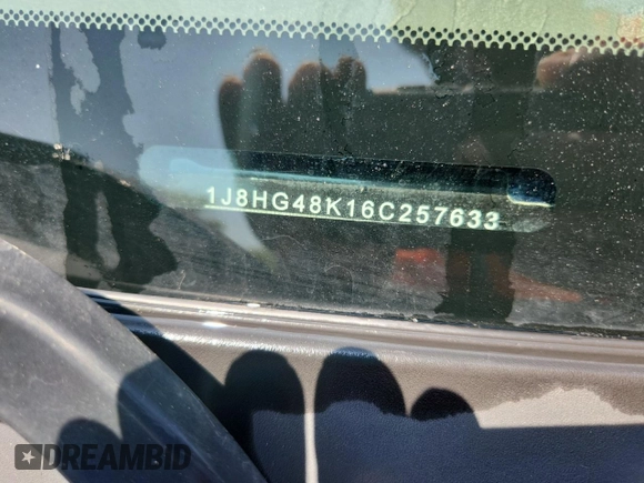 2006 Jeep Commander z VIN 1J8HG48K16C257633, wystawiony jako Copart lot #64315415 z przebiegiem 145 638 mil mil oraz Nie do naprawy • Non repairable. Historia ofert i sprzedaży dostępna na DreamBid. Obrazek 13.