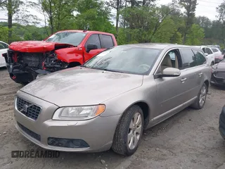 2008 Volvo V70 with VIN YV1BW982681042870, listed as a IAAI auction lot 42082815 with 265,364 mi miles and . Bid and sale history available at DreamBid. Image 2.