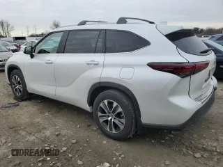 2024 Toyota Highlander LE z VIN 5TDKDRBH2RS542778, wystawiony jako Copart lot #45552575 z przebiegiem 16 554 mil mil oraz Szkoda całkowita • Salvage title. Historia ofert i sprzedaży dostępna na DreamBid. Obrazek 2.