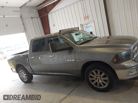 2010 Dodge 1500 SLT с VIN 1D7RV1CT3AS239204, выставлен на аукционе IAAI как лот 42361902 с пробегом 203 967 миль миль и . История ставок и продаж доступна на DreamBid. Изображение 12.