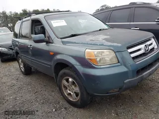 2008 Honda Pilot EX-L with VIN 5FNYF285X8B007693, listed as a IAAI auction lot 41802234 with 187,338 mi miles. Bid and sale history available at carsss.com. Image 1.