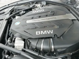 2013 BMW 5 Series 550i с VIN WBAFR9C55DD226915, выставлен на аукционе IAAI как лот 42321584 с пробегом 136 974 миль миль и . История ставок и продаж доступна на DreamBid. Изображение 19.