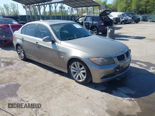 2008 BMW 3 Series 335i z VIN WBAVB77568NH78845, wystawiony jako IAAI lot #42060251 z przebiegiem 221 455 mil mil oraz . Historia ofert i sprzedaży dostępna na DreamBid. Obrazek 1.