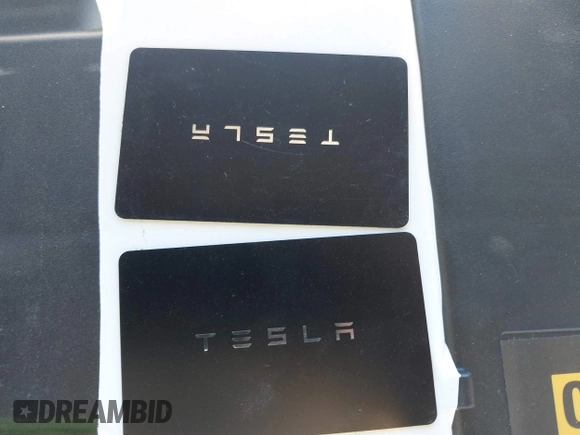 2025 Tesla Model 3 Long Range with VIN 5YJ3E1EA4SF987552, listed as a IAAI auction lot 41959743 with 187 mi miles and . Bid and sale history available at DreamBid. Image 11.
