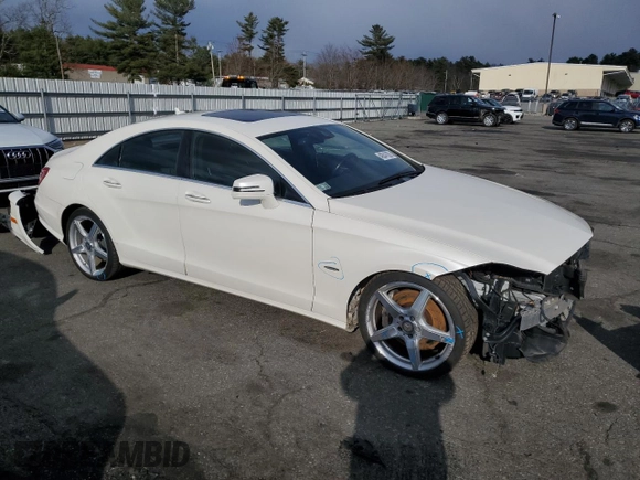 2013 Mercedes-Benz CLS-Class CLS 550 with VIN WDDLJ9BB2DA083868, listed as a Copart auction lot 49347055 with 121,959 mi miles and Salvage Title. Bid and sale history available at carsss.com. Image 4.
