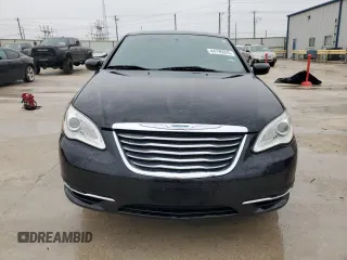 2013 Chrysler 200 Touring with VIN 1C3CCBBB4DN541984, listed as a Copart auction lot 44796925 with 54,346 mi miles and Clean Title. Bid and sale history available at DreamBid. Image 5.