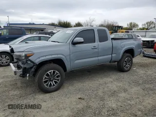 2021 Toyota Tacoma SR z VIN 3TYSZ5AN9MT023032, wystawiony jako Copart lot #49843885 z przebiegiem 727 mil mil oraz Szkoda całkowita • Salvage title. Historia ofert i sprzedaży dostępna na DreamBid. Obrazek 1.