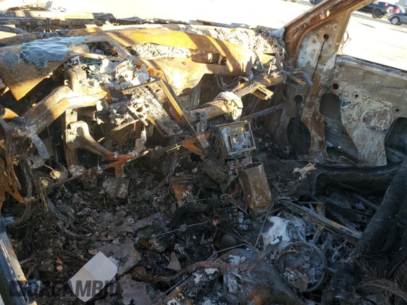 2017 Cadillac Escalade Platinum z VIN 1GYS4DKJ3HR292948, wystawiony jako Copart lot #86709264 z przebiegiem Nie podano mil oraz Nie do naprawy • Non repairable. Historia ofert i sprzedaży dostępna na DreamBid. Obrazek 8.