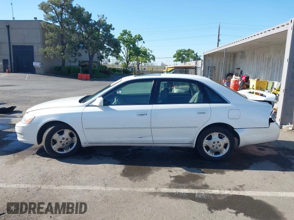 2004 Toyota Avalon XL z VIN 4T1BF28B54U362005, wystawiony jako IAAI lot #42174414 z przebiegiem 378 173 mil mil oraz . Historia ofert i sprzedaży dostępna na DreamBid. Obrazek 14.