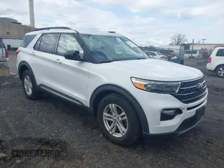2020 Ford Explorer XLT z VIN 1FMSK8DH1LGA99484, wystawiony jako IAAI lot #41888238 z przebiegiem 51 946 mil mil oraz . Historia ofert i sprzedaży dostępna na DreamBid. Obrazek 1.