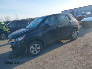 2020 Chevrolet Trax LS with VIN KL7CJNSB8LB092115, listed as a IAAI auction lot 41772466 with 40,933 mi miles. Bid and sale history available at carsss.com. Image 2.